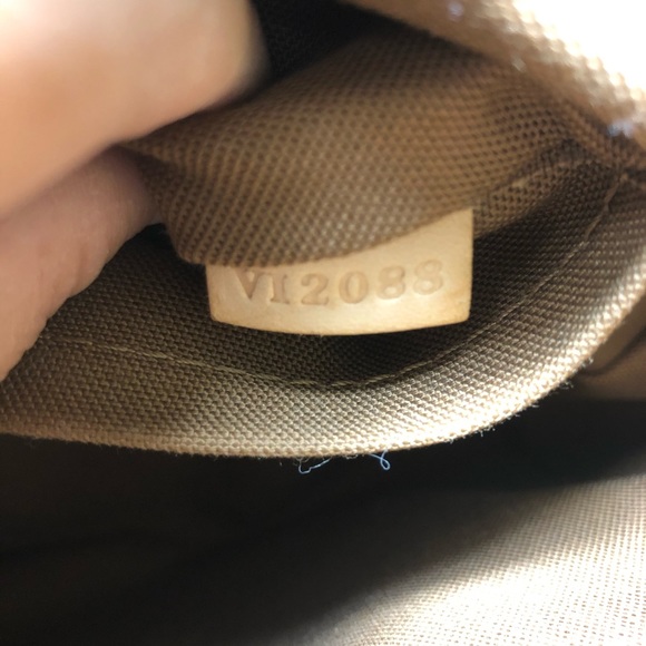 Handbag - Picture 9 of 12